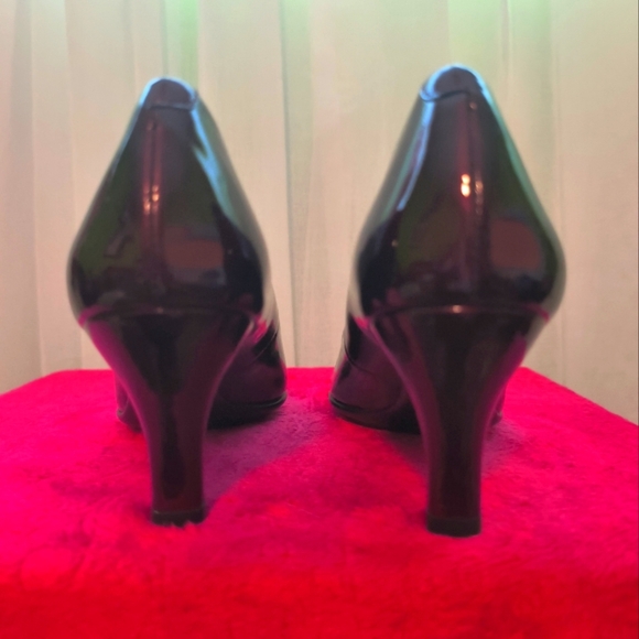 Sofft, burgundy red pumps. Size 7.5us NWOT - Picture 3 of 4